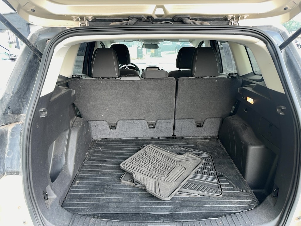 Used 2017 Ford Escape SE SUV