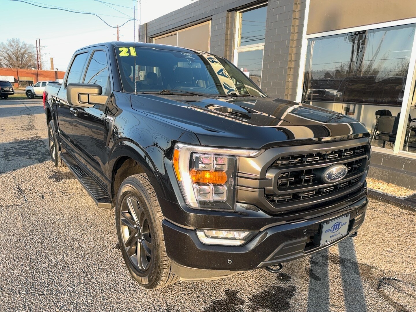 2021 Ford F-150 XLT photo 2
