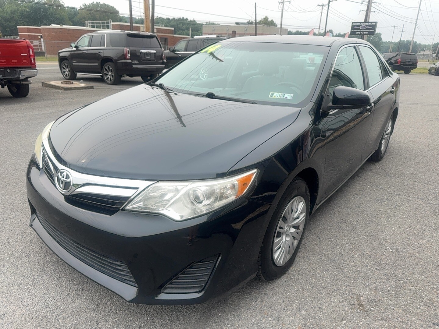 2014 Toyota Camry LE photo 2