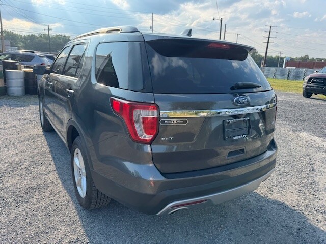 2017 Ford Explorer XLT photo 3