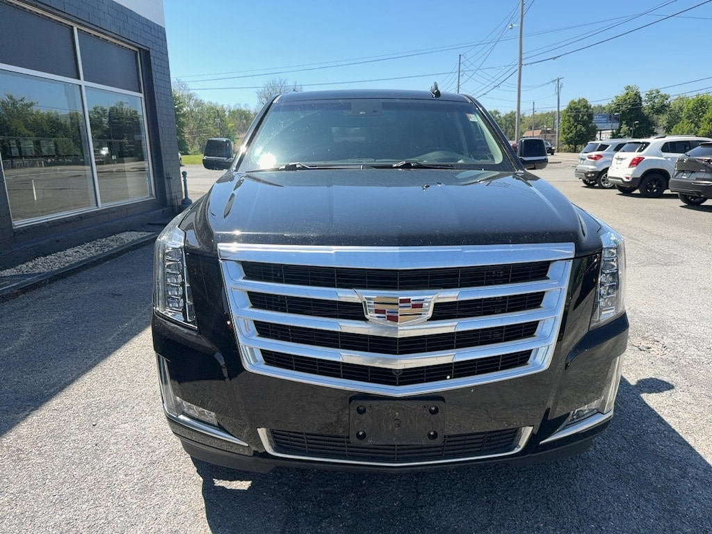 Used 2016 Cadillac Escalade Luxury SUV