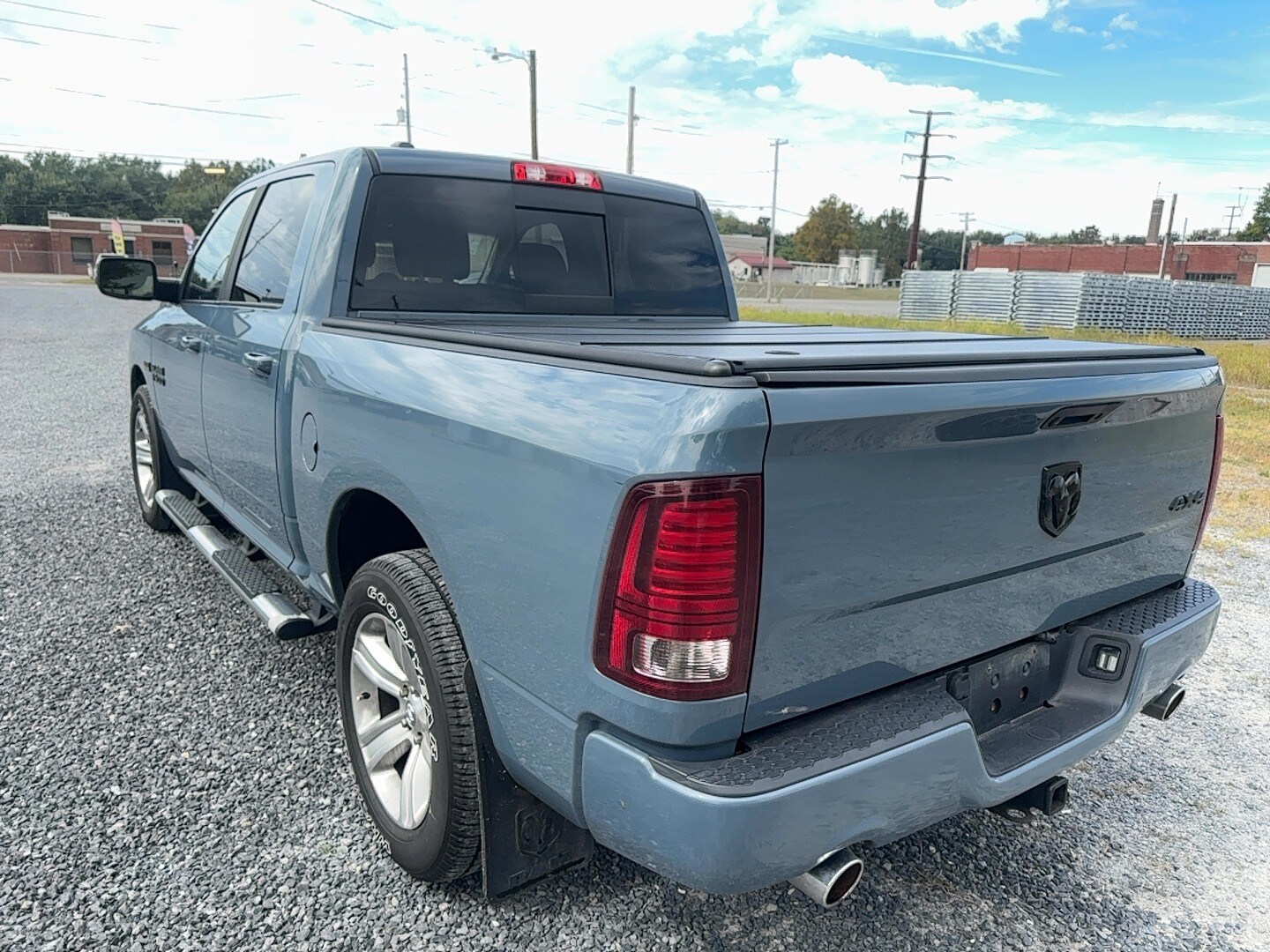2015 Ram 1500 Sport photo 3