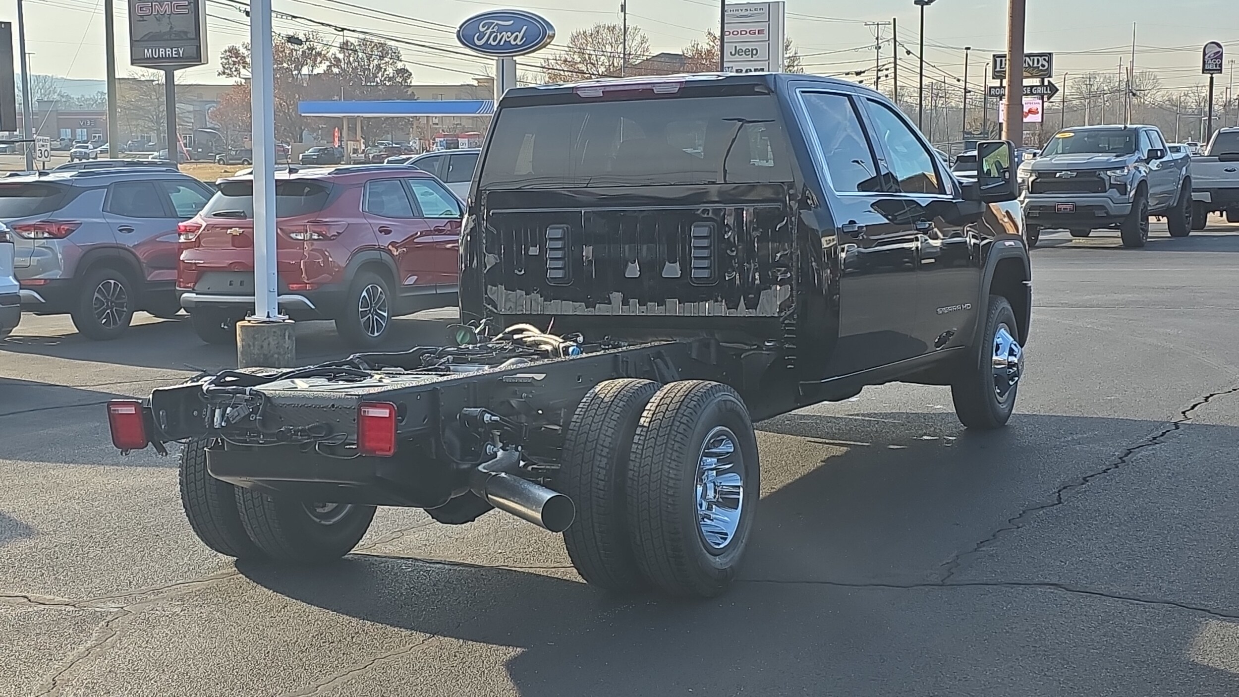 2026 Gmc Sierra 3500 HD SLE photo 3