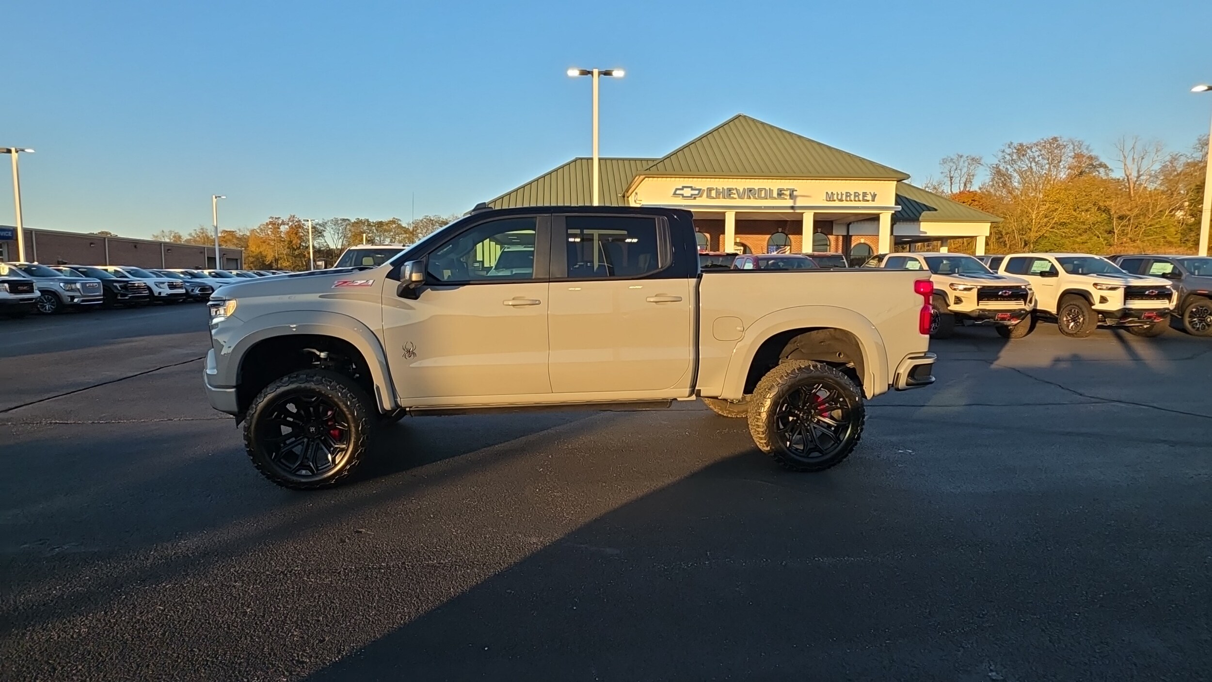 2025 Chevrolet Silverado 1500 RST photo 4