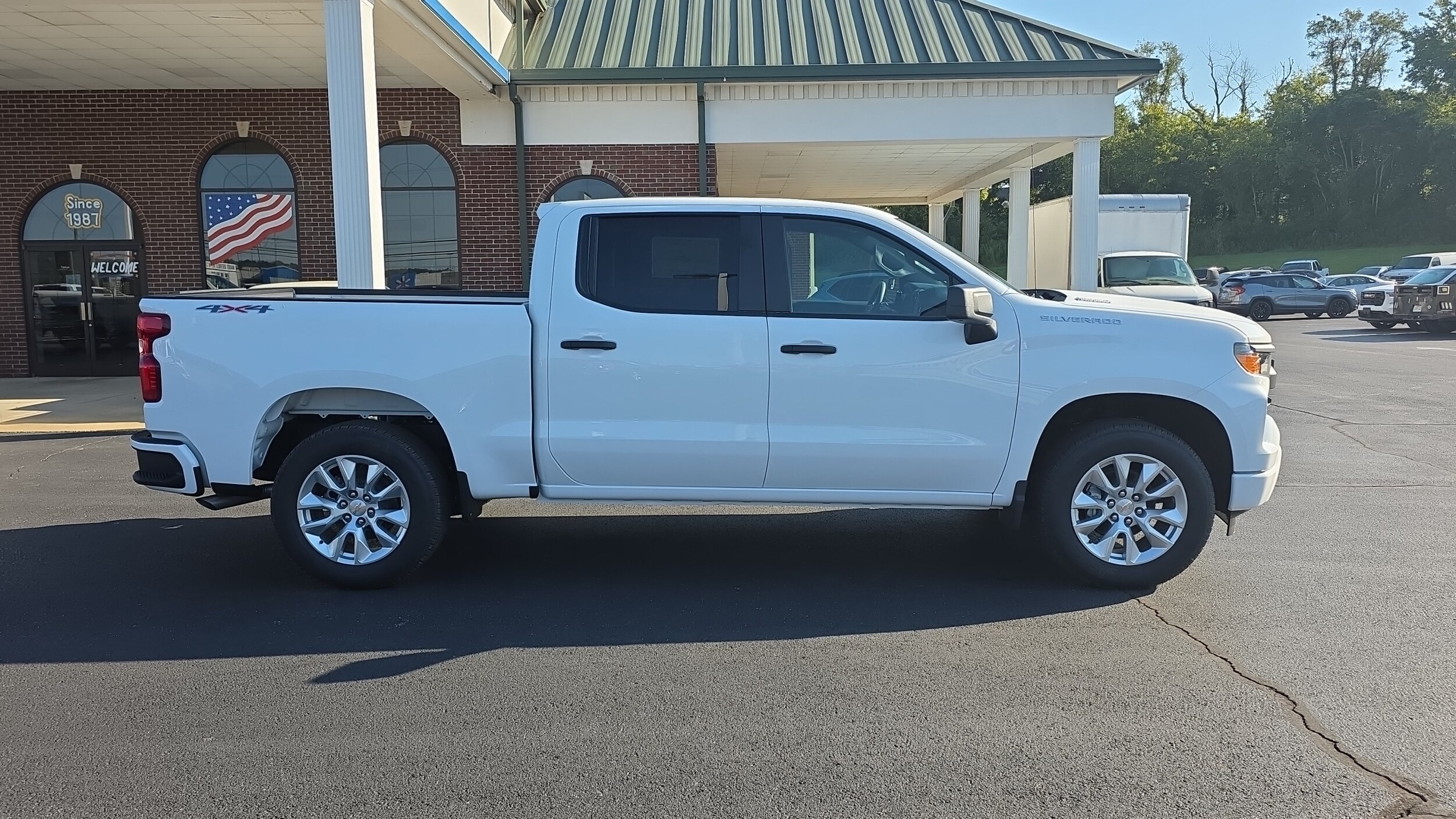 2026 Chevrolet Silverado 1500 Custom photo 2