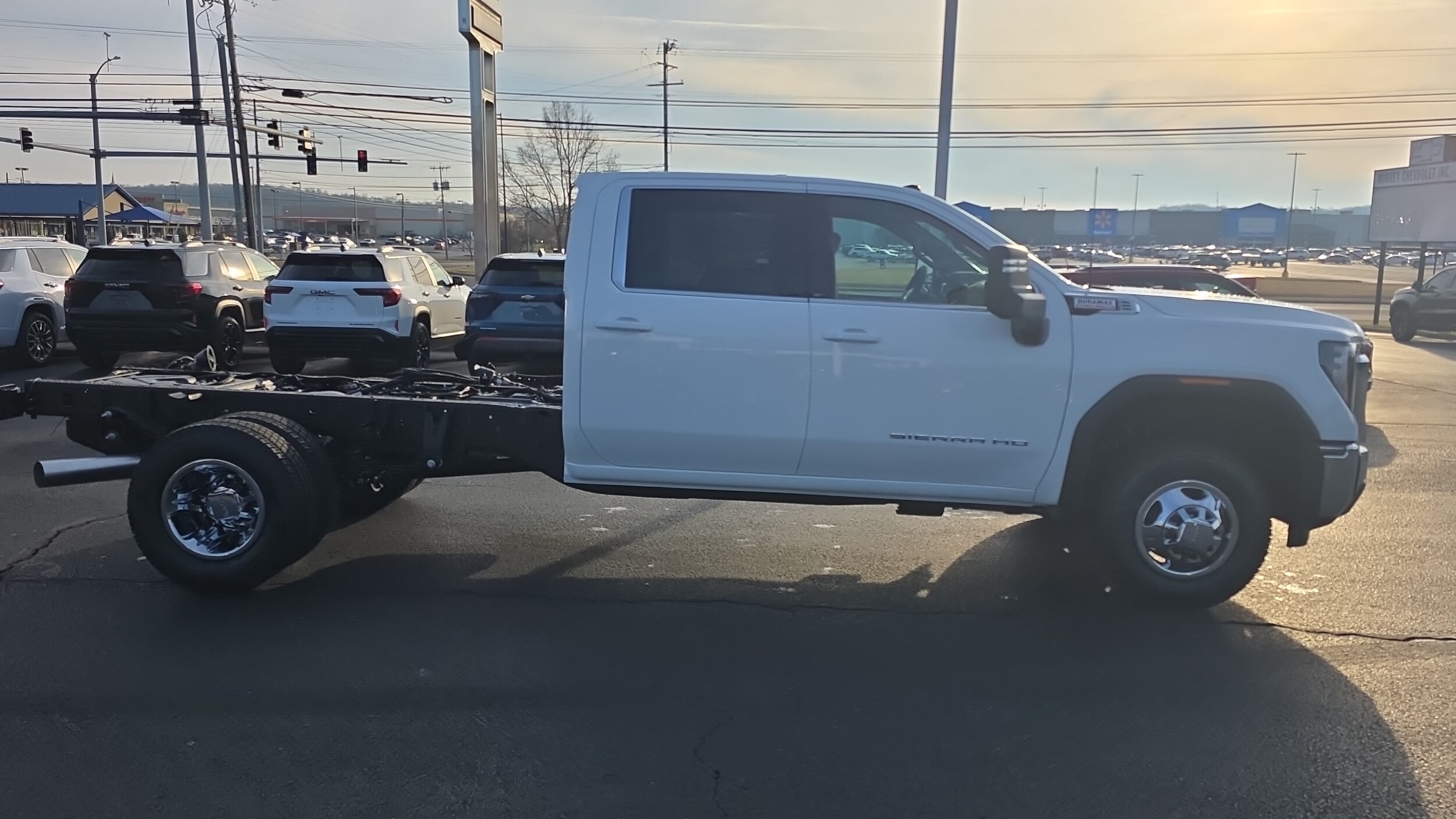 2026 Gmc Sierra 3500 HD SLE photo 2