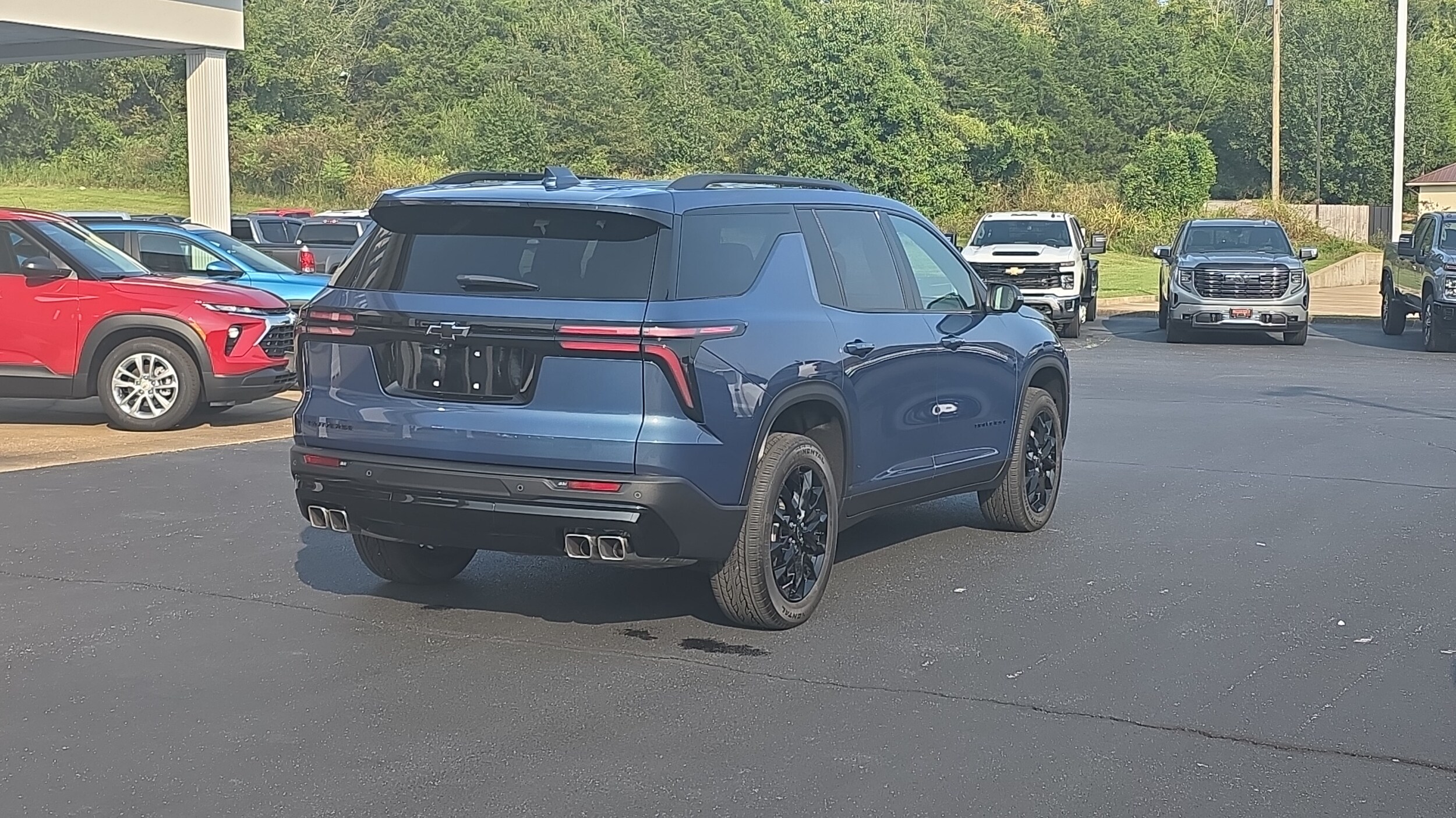 2026 Chevrolet Traverse photo 2