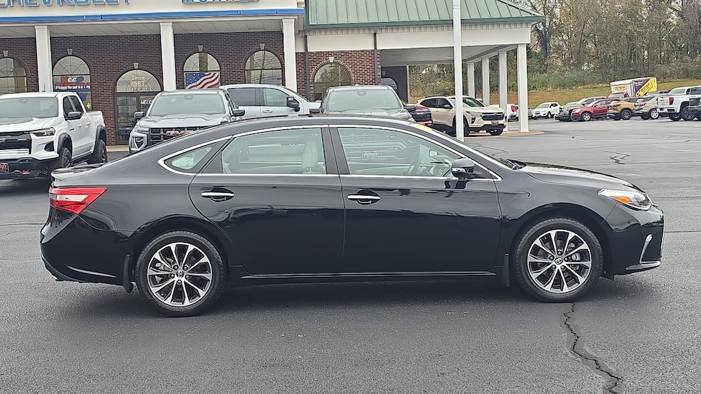 Used 2018 Toyota Avalon XLE Sedan
