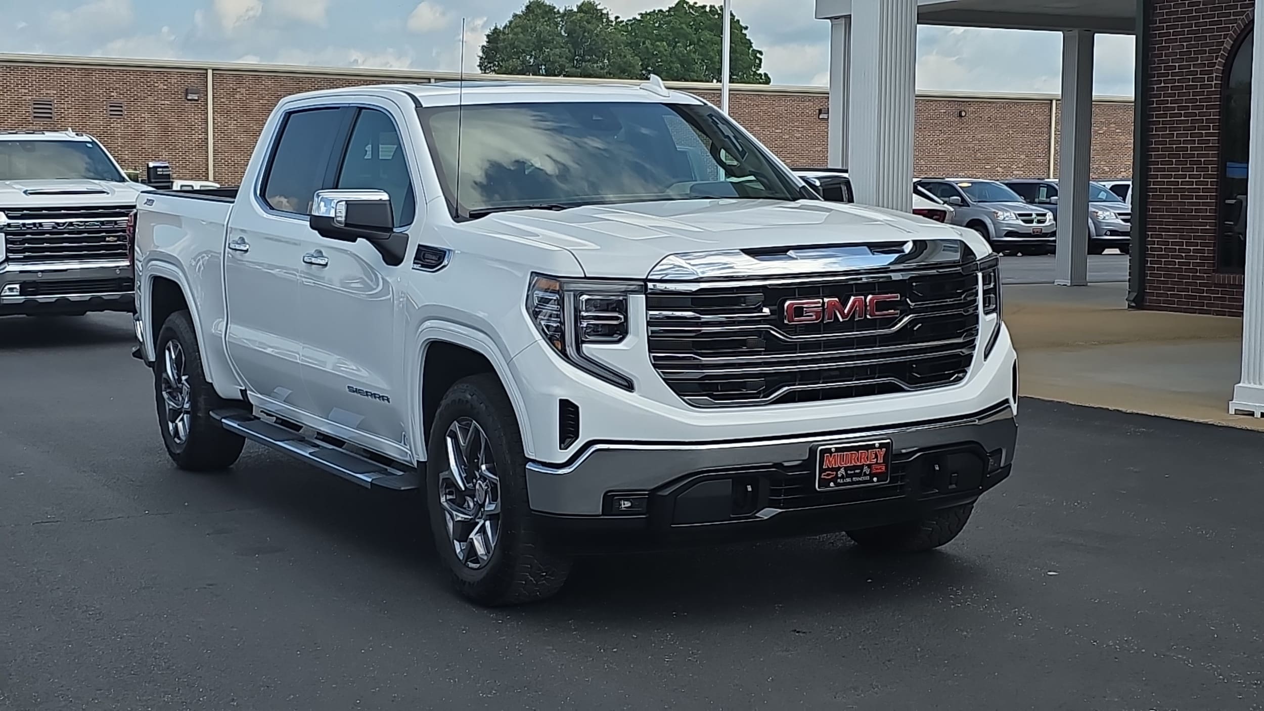 2026 GMC Sierra 4WD Crew Cab Short Box SLT's photo