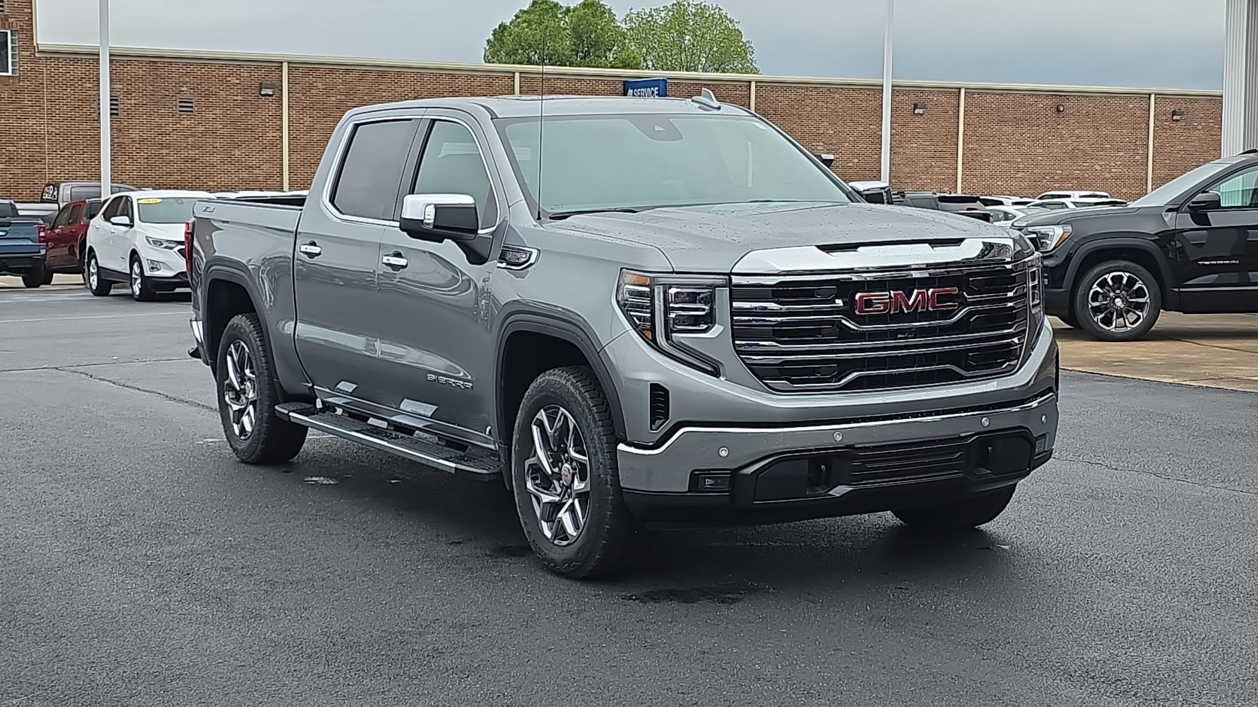 2026 GMC Sierra 4WD Crew Cab Short Box SLT's photo