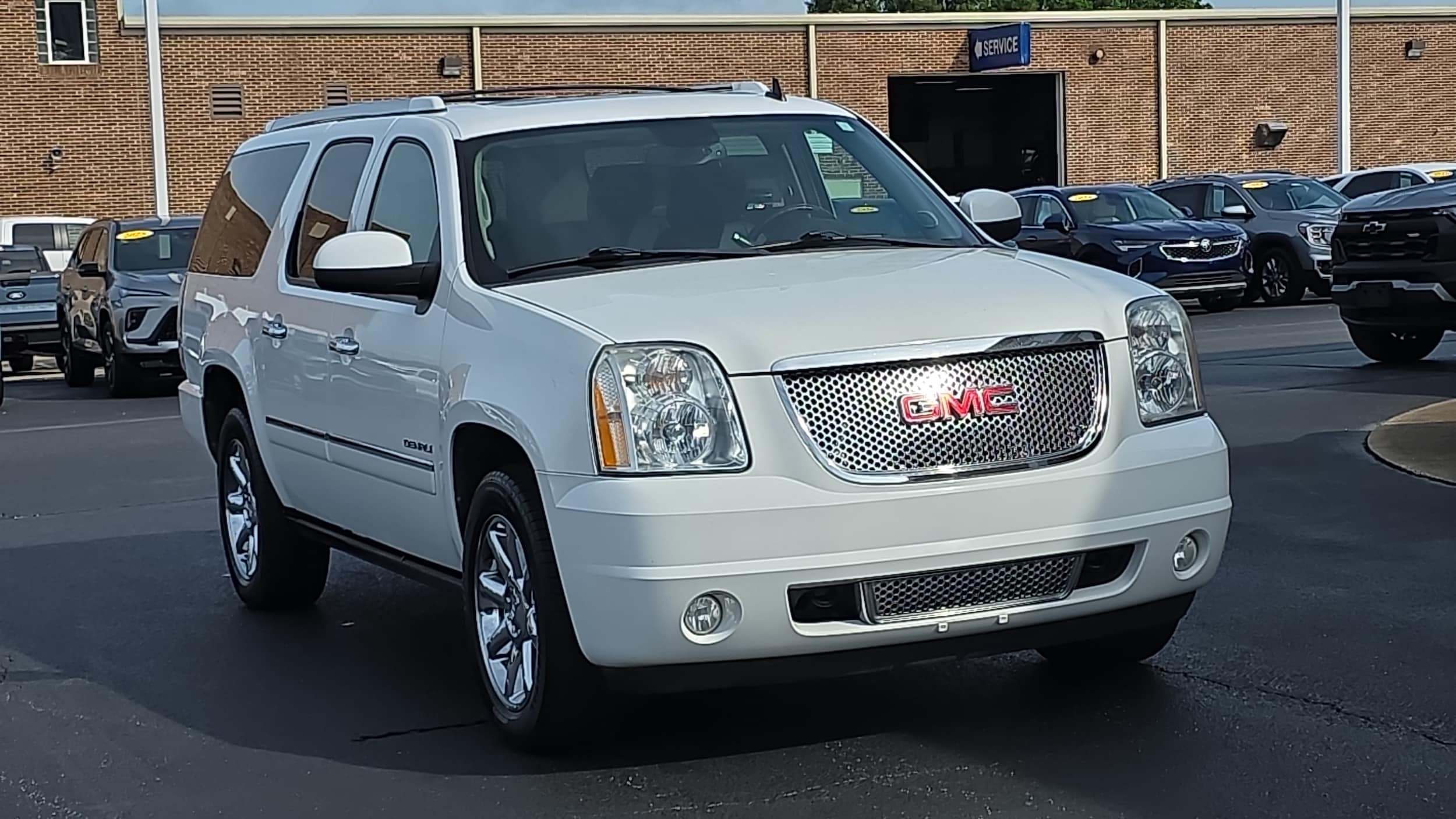 2013 GMC Yukon Denali AWD's photo
