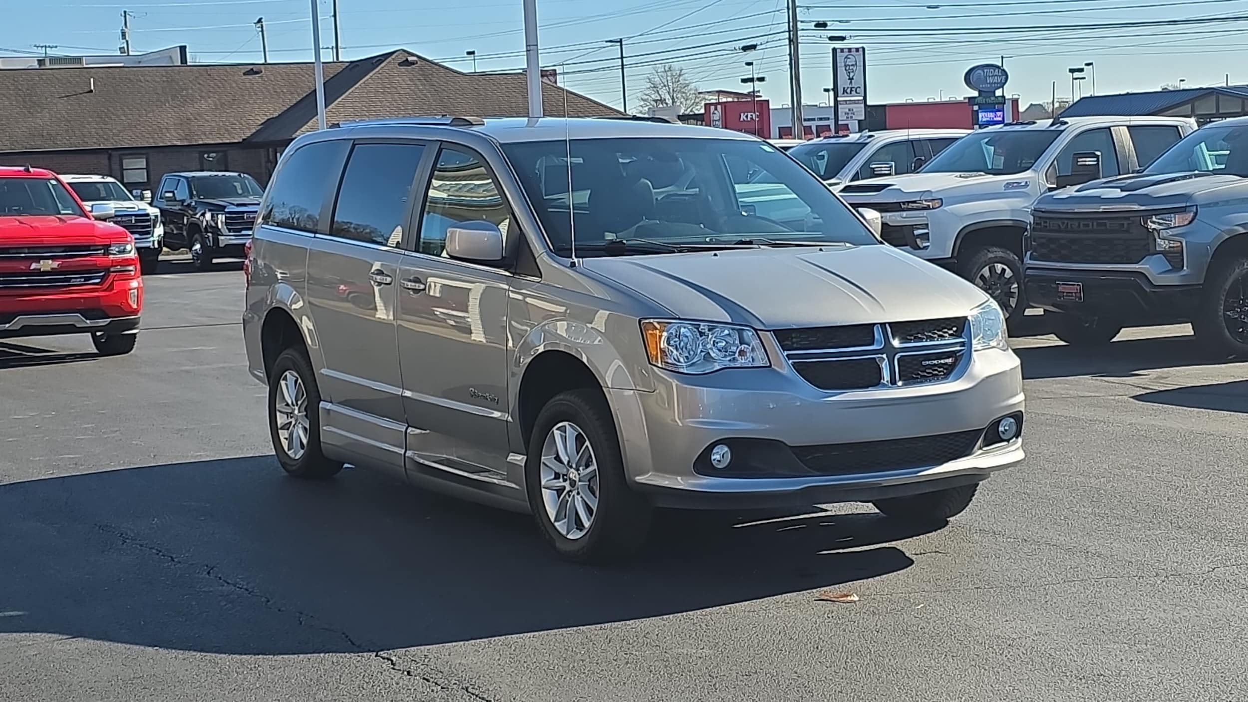 2019 Dodge Grand Caravan SXT's photo