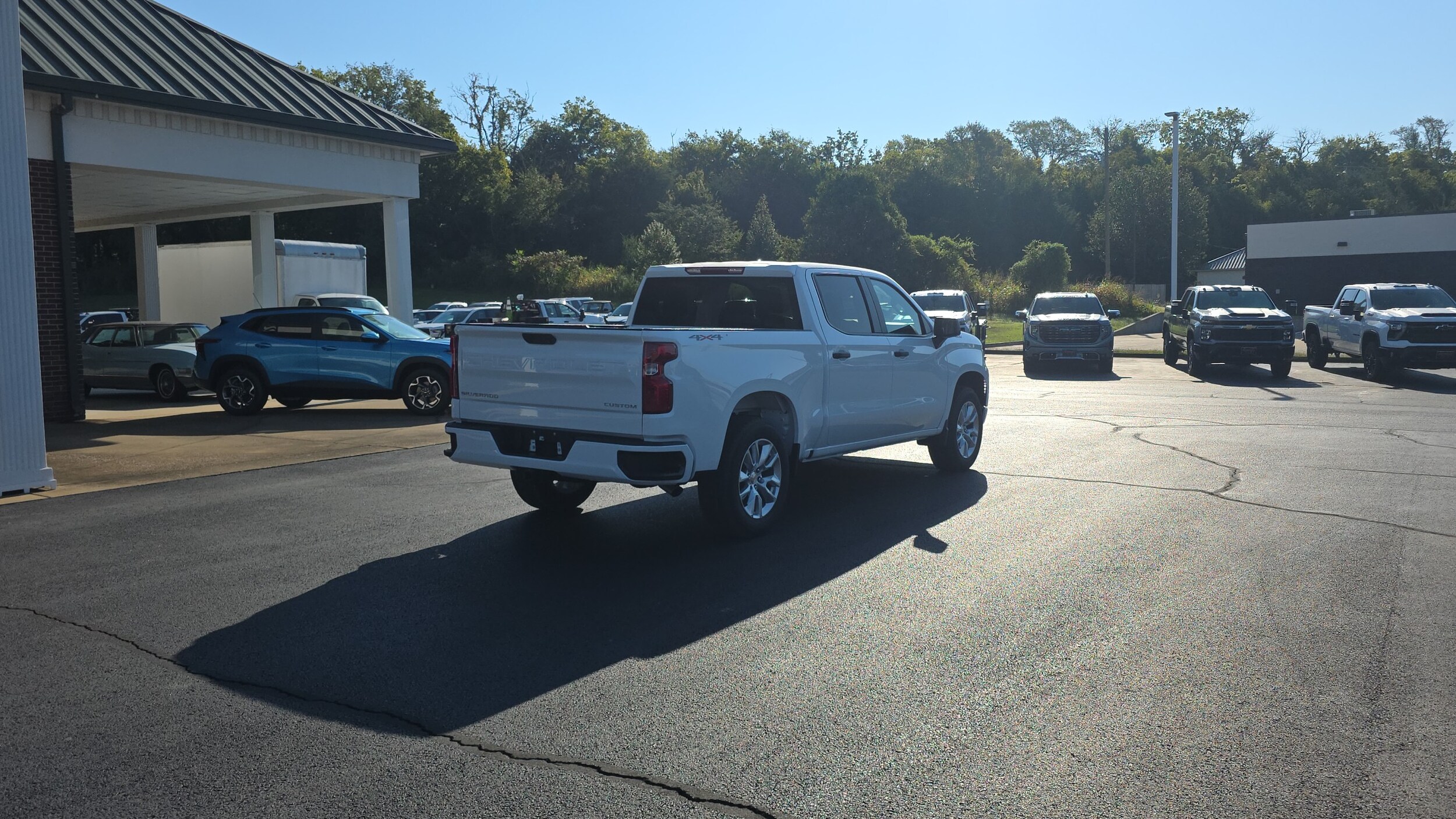 2026 Chevrolet Silverado 1500 Custom photo 3