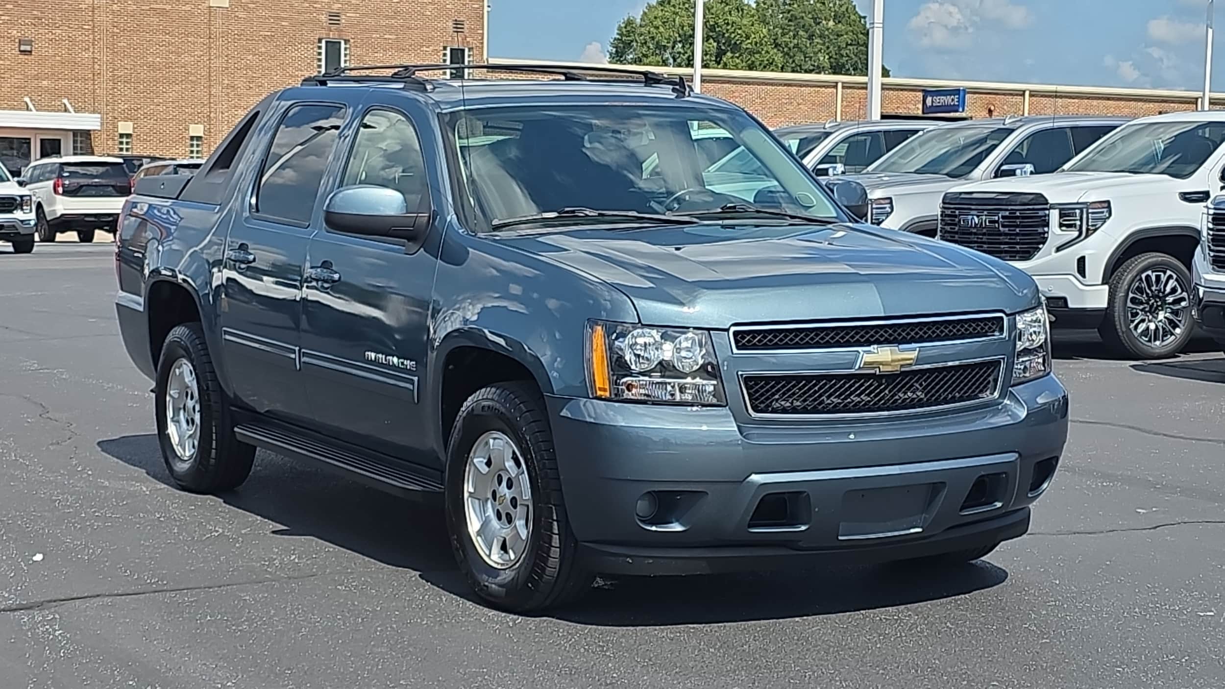 Used 2011 Chevrolet Avalanche LS