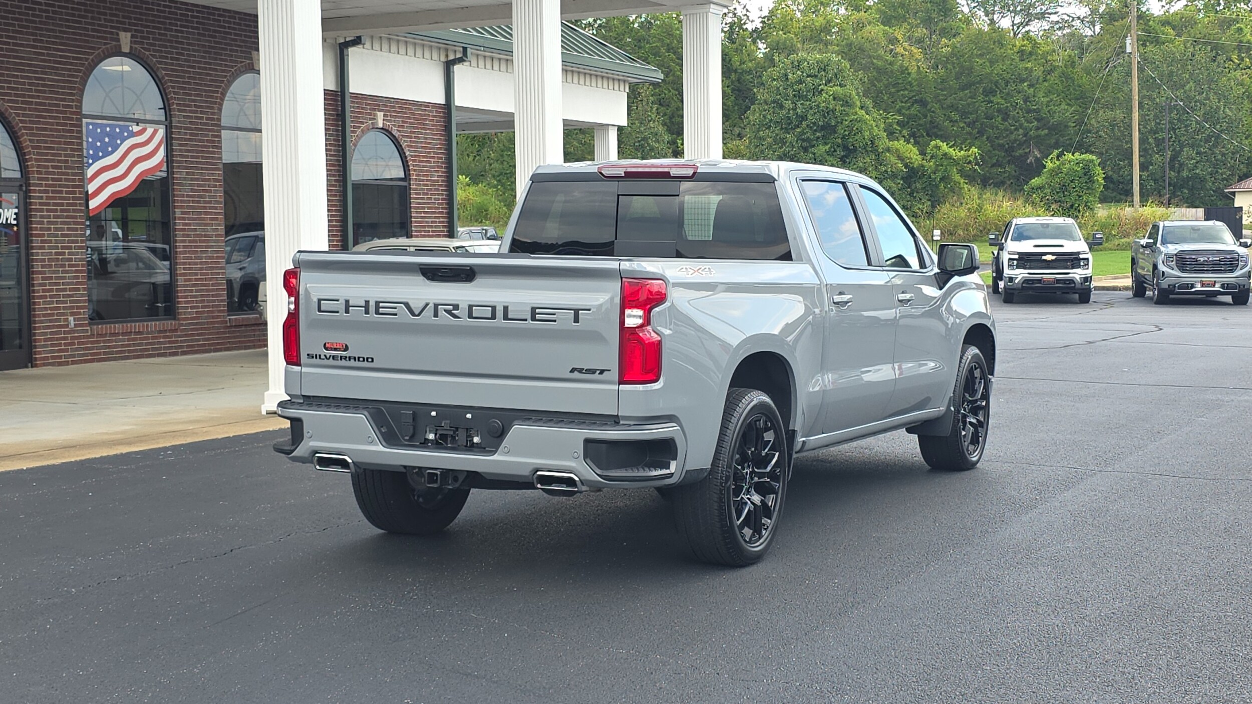 2025 Chevrolet Silverado RST photo 3