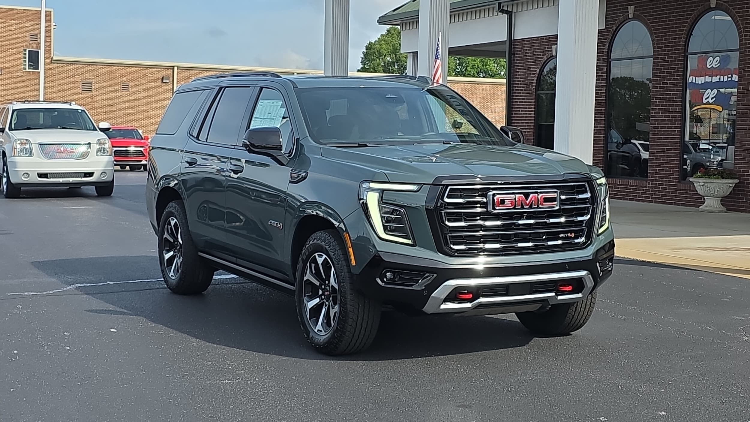 2026 GMC Yukon 4WD AT4's photo