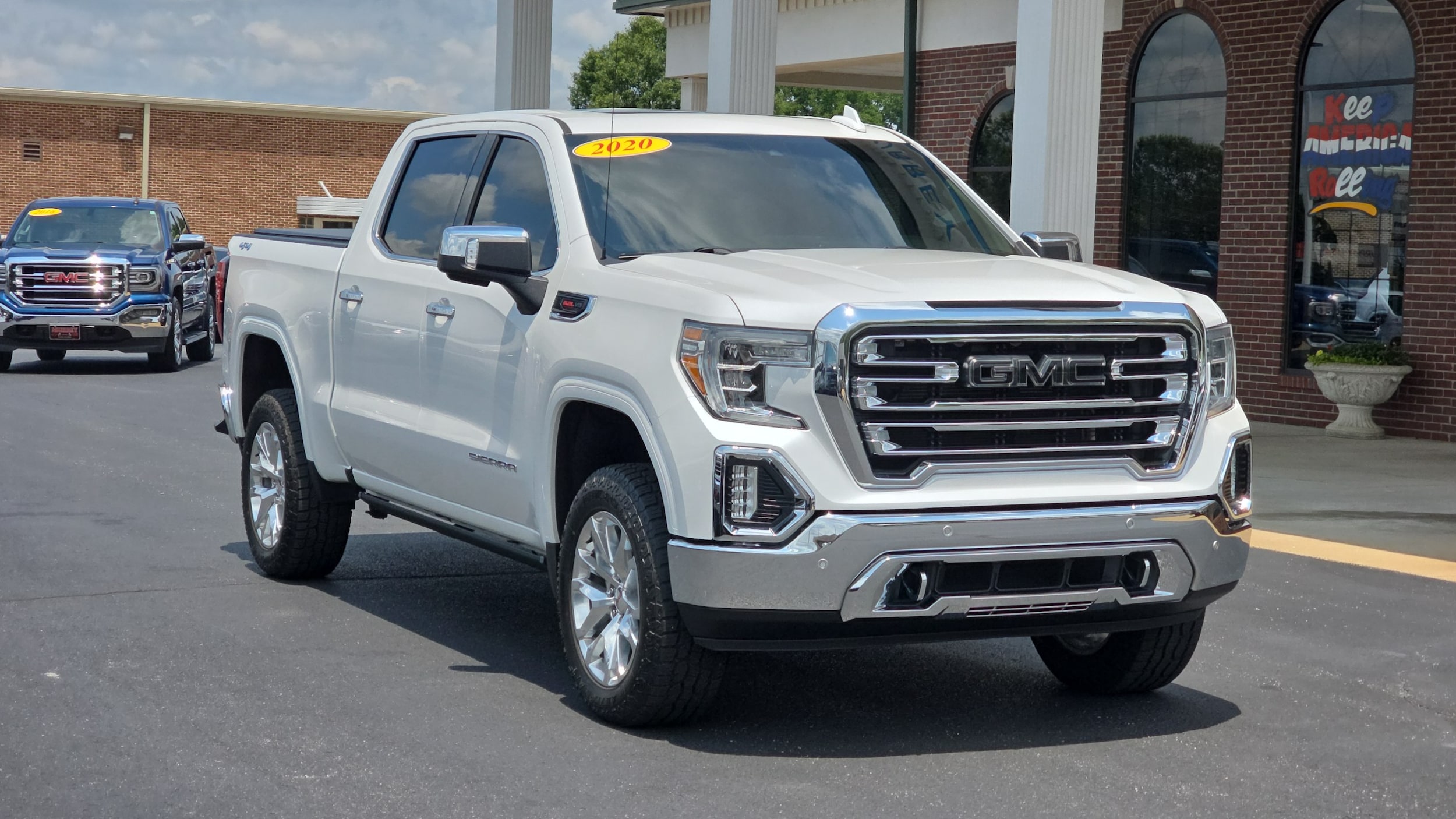 2020 GMC Sierra 4WD Crew Cab Short Box SLT's photo