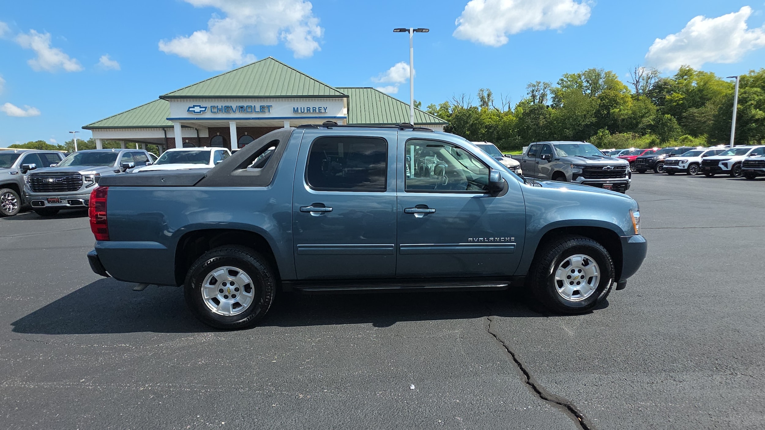 Used 2011 Chevrolet Avalanche LS with VIN 3GNMCEE07BG375565 for sale in Pulaski, TN