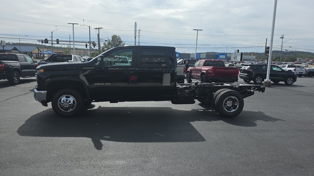 New 2026 Chevrolet Silverado 3500 HD Chassis Cab LT Truck