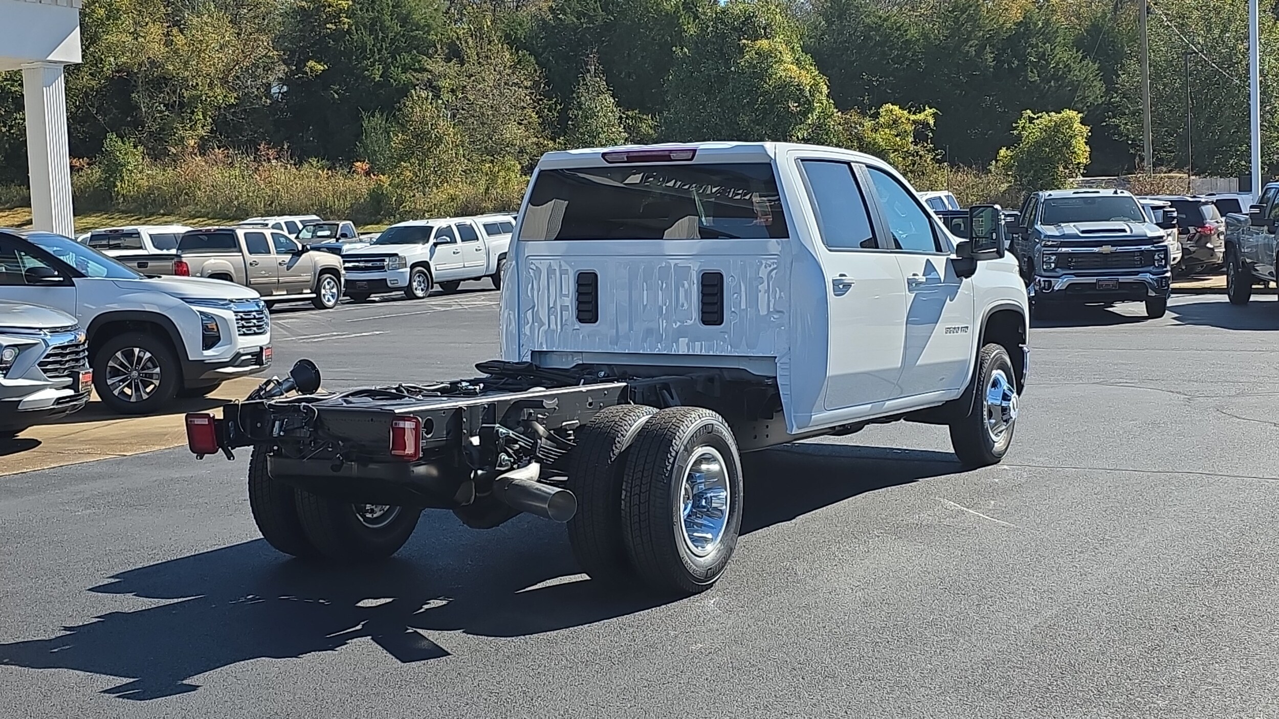 2026 Chevrolet Silverado 3500HD LT photo 2