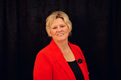Staff member Laura Russell from ID_d199e0786d82