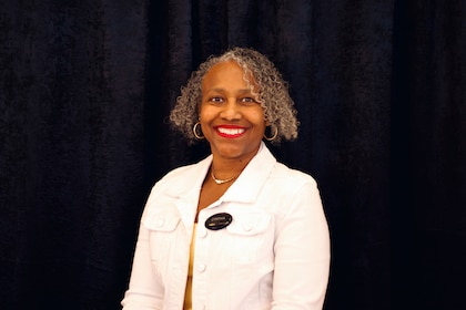Staff member Cynthia Luter from ID_d52dd54d7544