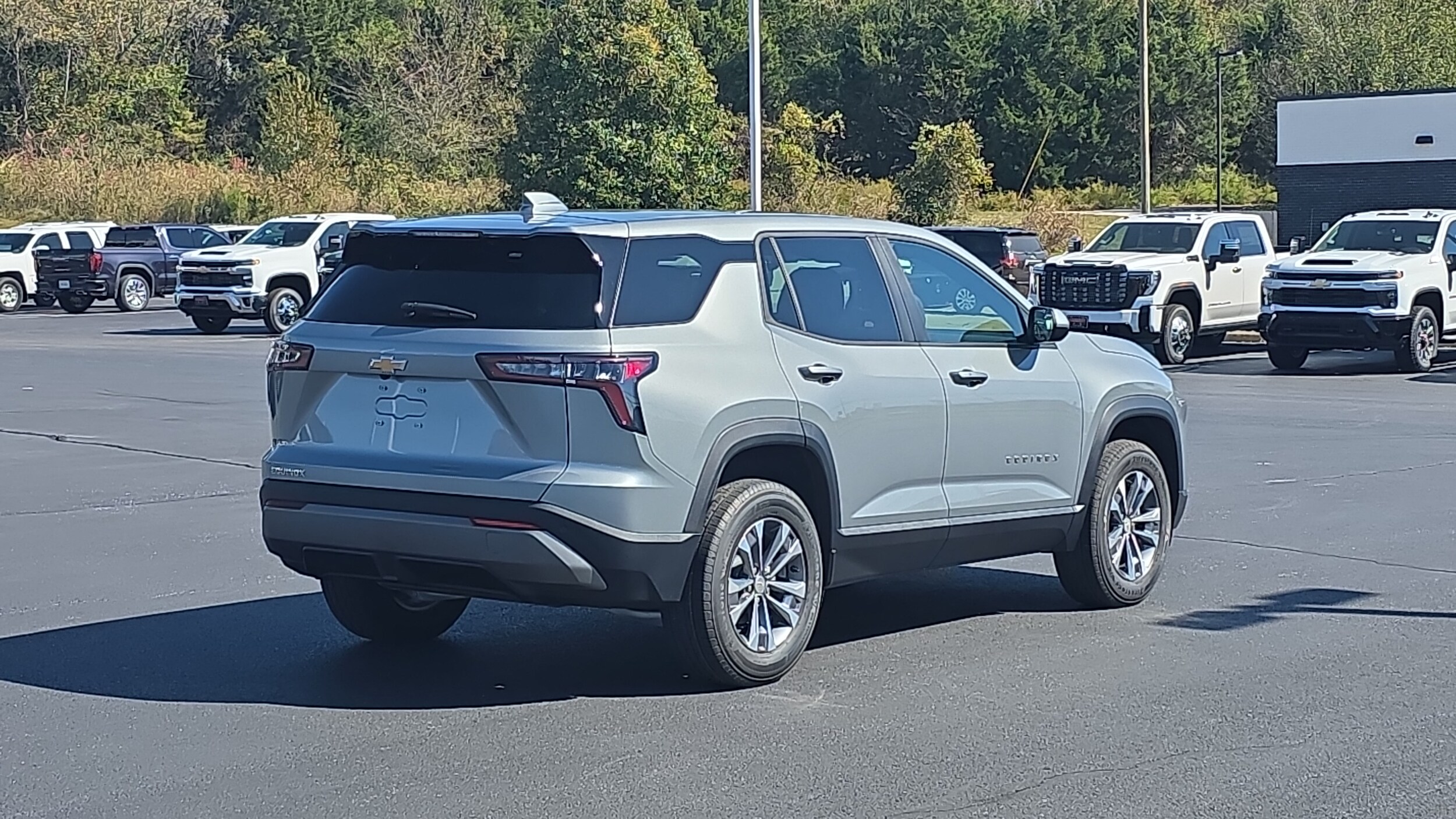 2026 Chevrolet Equinox LT photo 3