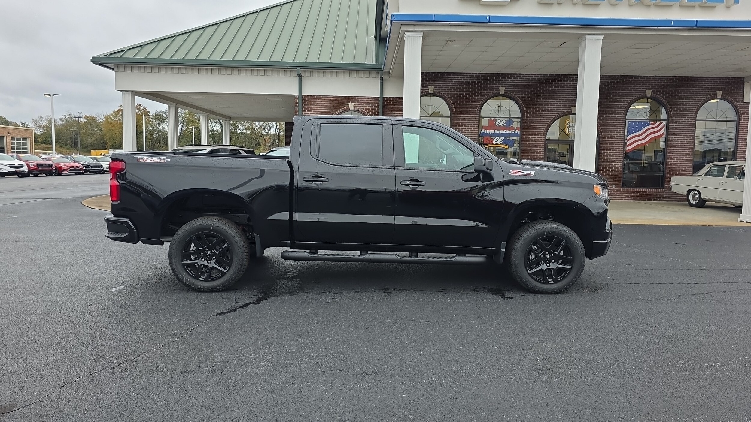 2026 Chevrolet Silverado 1500 LT Trail Boss photo 2