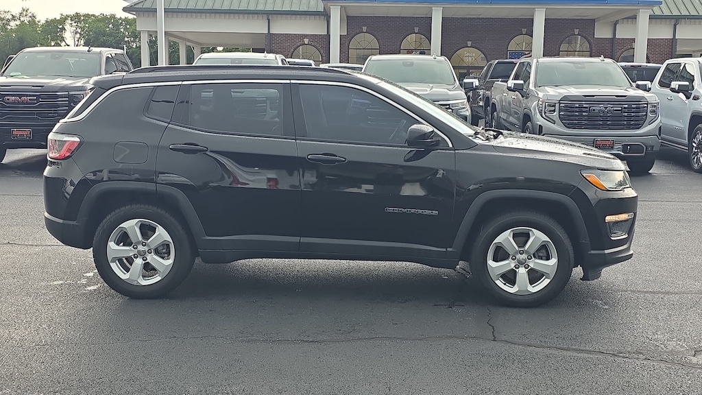 Used 2018 Jeep Compass Latitude FWD Sport Utility