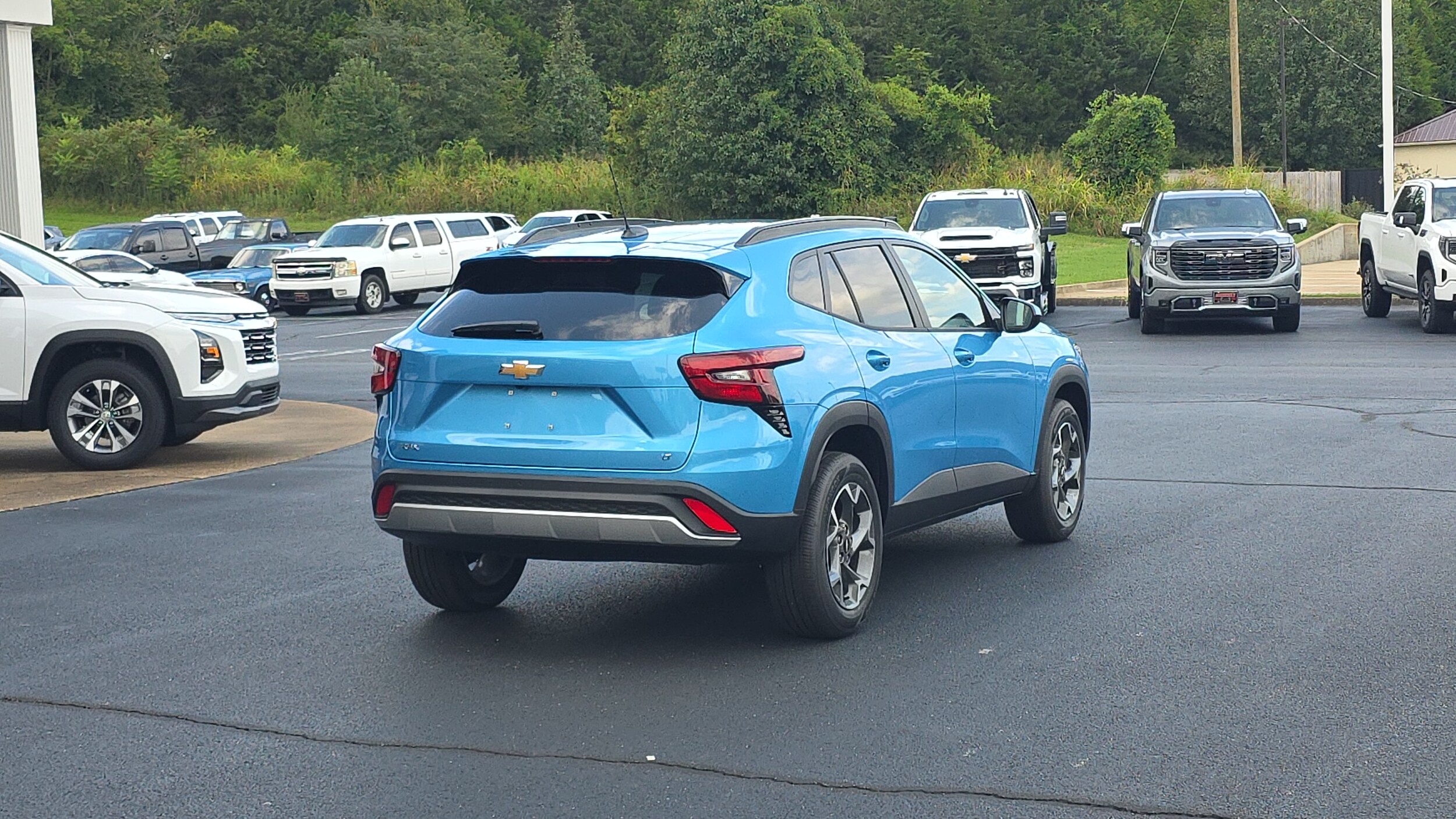 2025 Chevrolet Trax LT photo 3