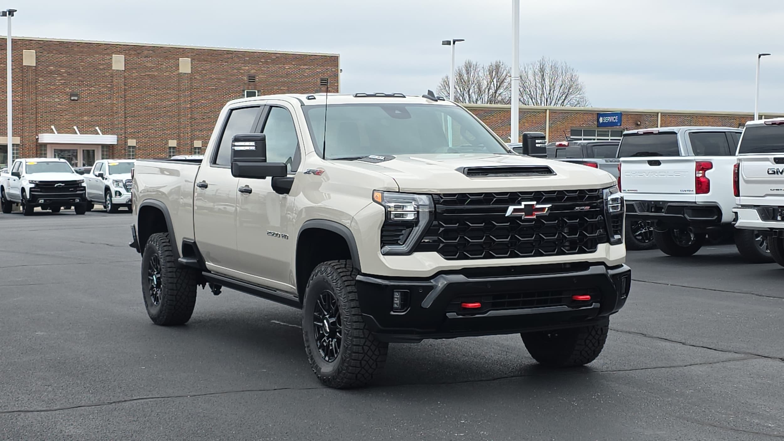 2026 Chevrolet Silverado 2500HD ZR2's photo