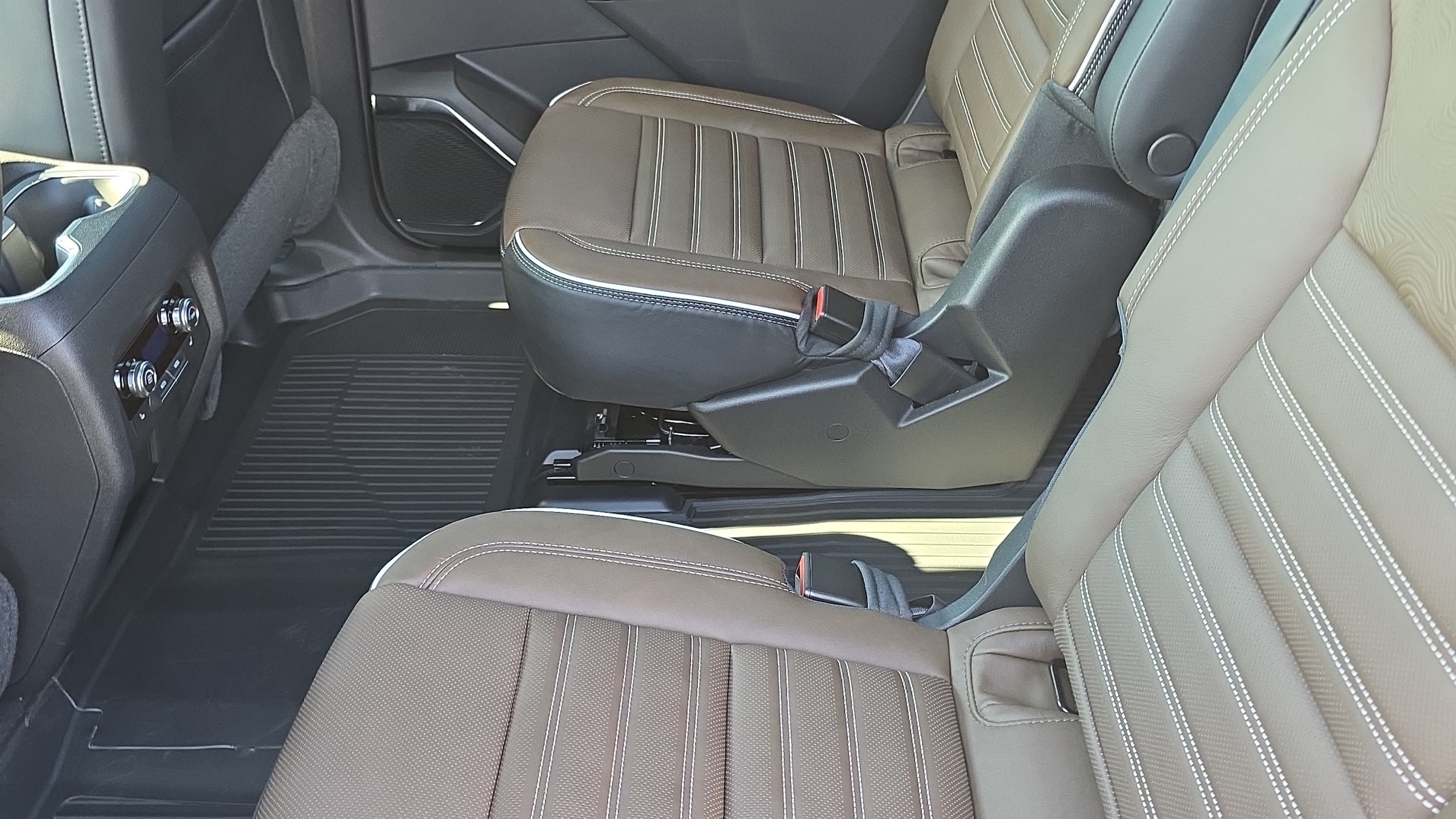 2027 GMC Acadia Denali Ultimate - Photo 12