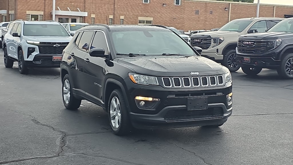 Used 2018 Jeep Compass Latitude FWD Sport Utility