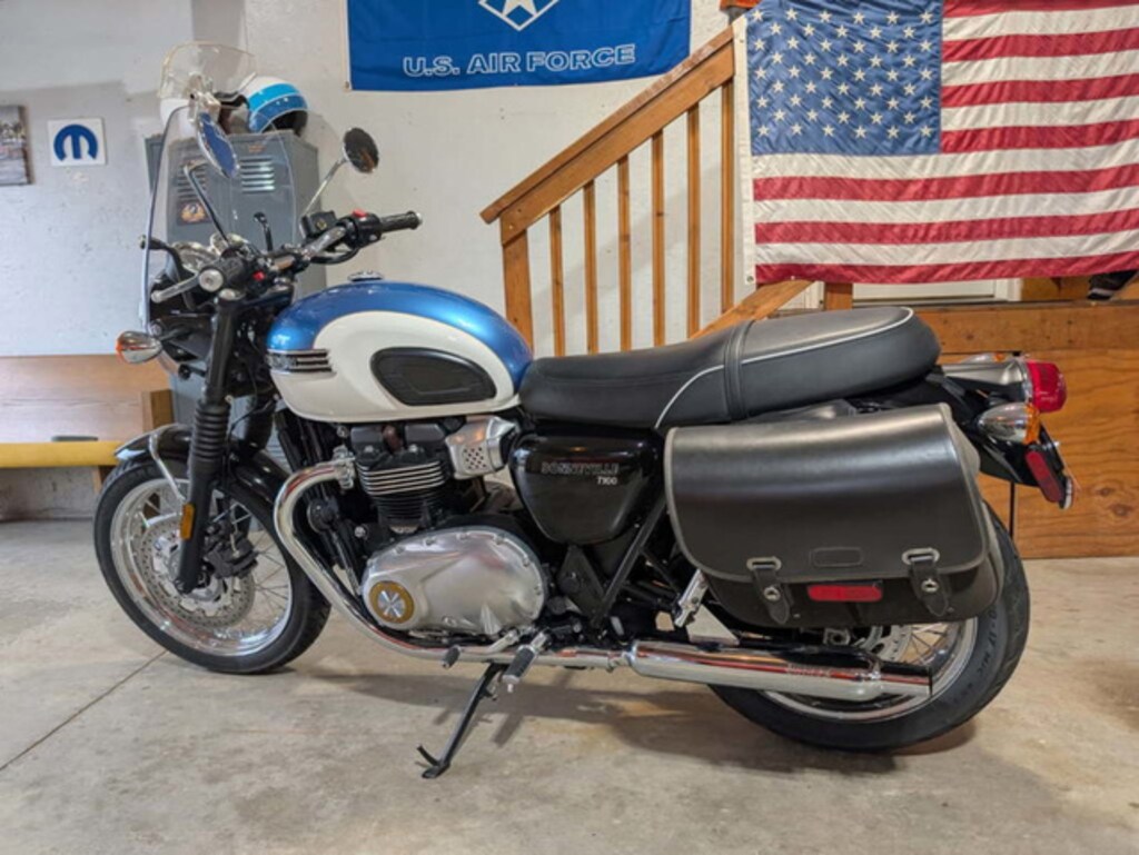 Used 2018 Triumph Bonneville T100 Fusion White And Aegean Blue MotorCycle