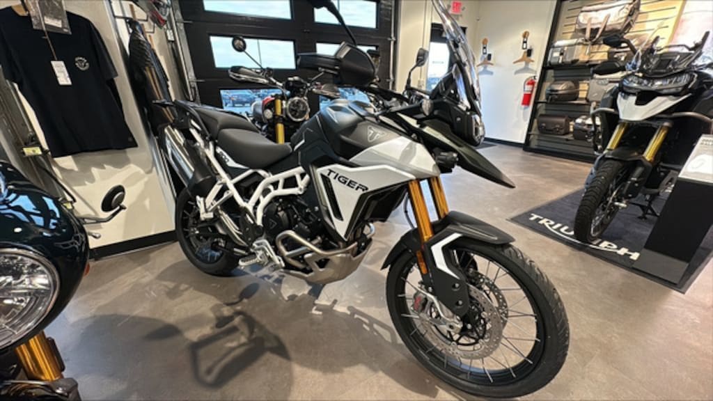 New 2025 Triumph Tiger 900 Rally Pro Matte Khaki Green / Matte Phan Rally PRO ASH Greyintense Orange MotorCycle