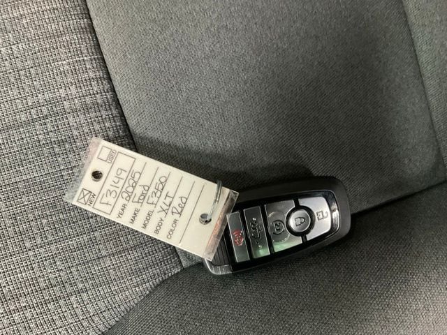 2025 Ford F-350 Super Duty XLT - Photo 15