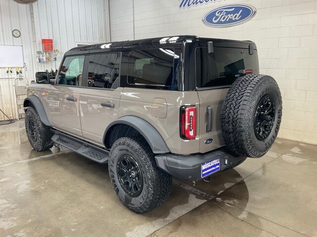 2025 Ford Bronco Badlands photo 2