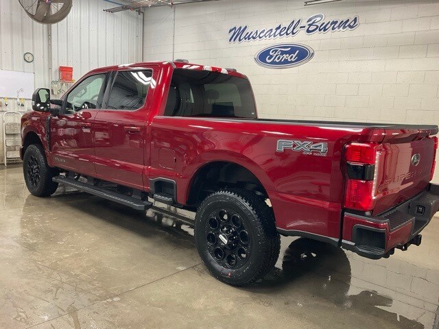 2025 Ford F-350 XLT photo 2