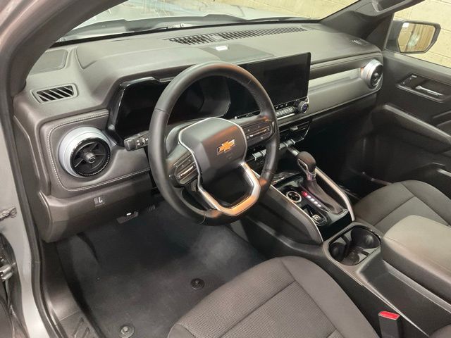 2023 Chevrolet Colorado LT photo 2
