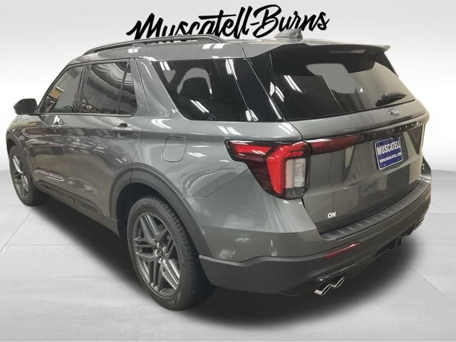 2025 Ford Explorer ST photo 3