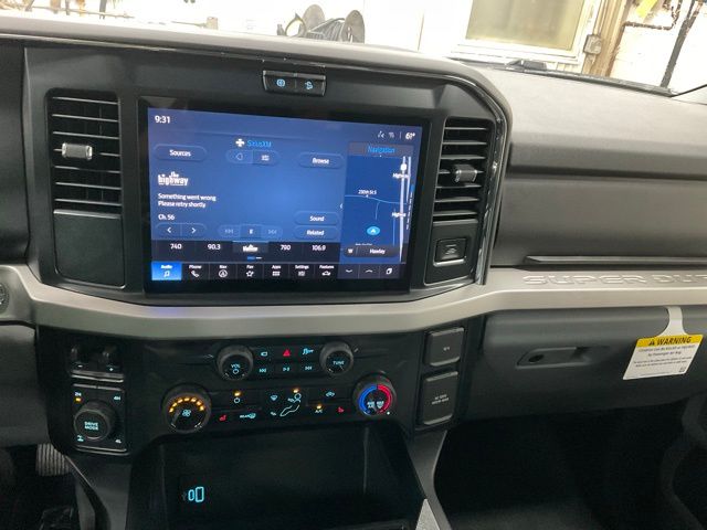 2025 Ford F-350 Super Duty XLT - Photo 12
