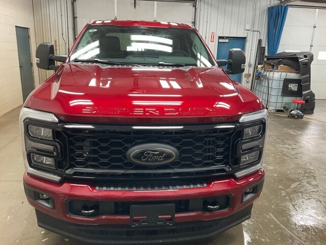 2025 Ford F-350 XLT photo 3