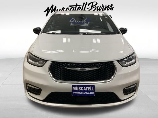 Used 2025 Chrysler Pacifica Select with VIN 2C4RC1BG5SR551841 for sale in Hawley, Minnesota