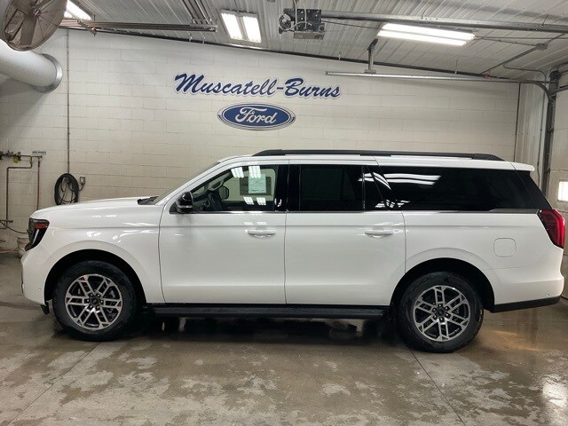 2025 Ford Expedition MAX photo 2