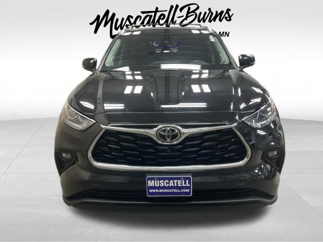 Used 2021 Toyota Highlander Limited with VIN 5TDDZRBH0MS556682 for sale in Hawley, Minnesota