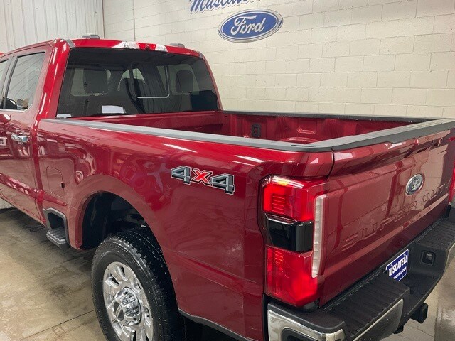 2025 Ford F-250 photo 3