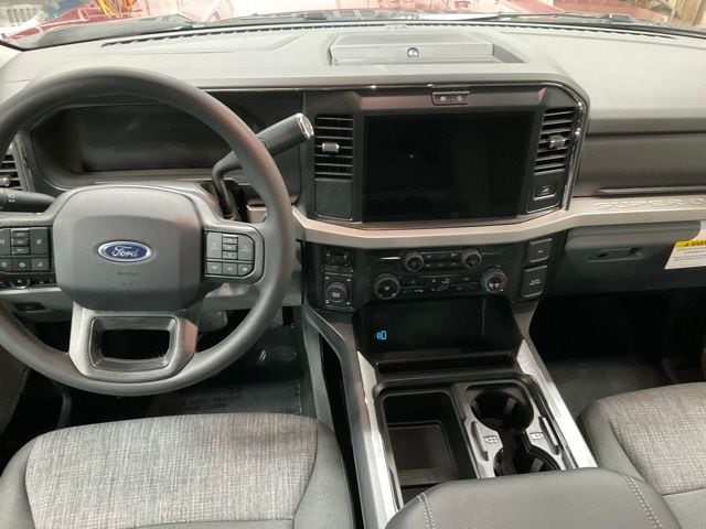 2025 Ford F-350 Super Duty XLT - Photo 10