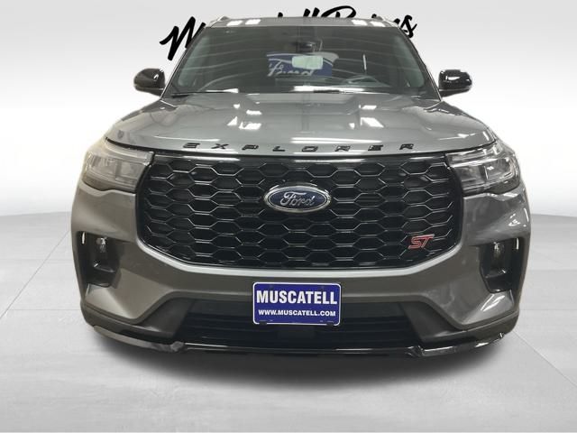 2025 Ford Explorer ST photo 2
