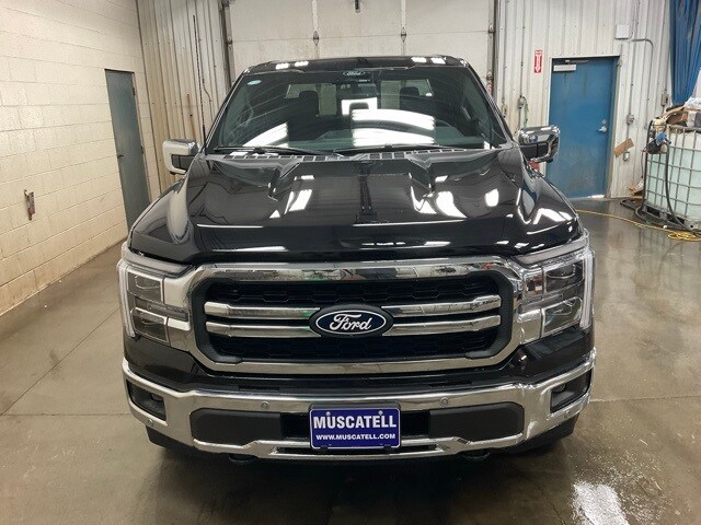 2025 Ford F-150 Lariat photo 2