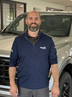 Staff member Eric Thompson from ID_7e6e2cec6aa4